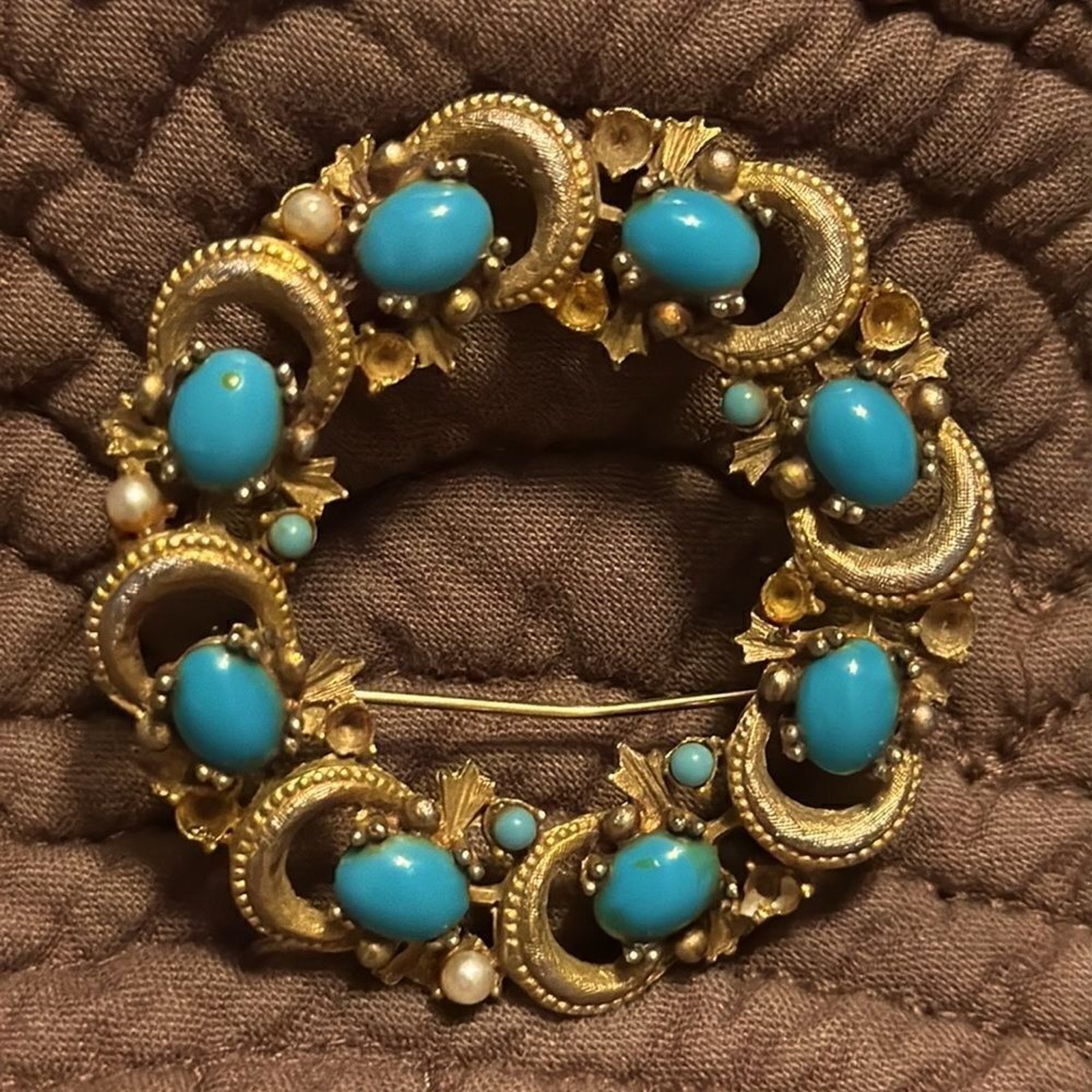 D'arn'ebrooch Blue Glass Cabochon Enamel Wash Gold Tone Vintage